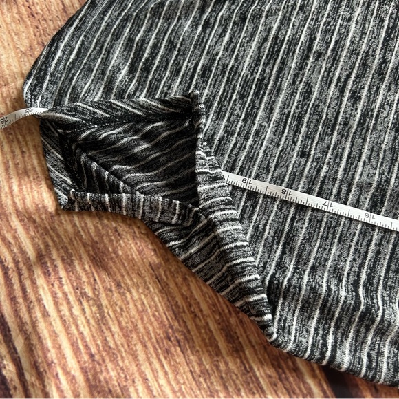 Women’s Athleta Tank Top Size M - Picture 6 of 7